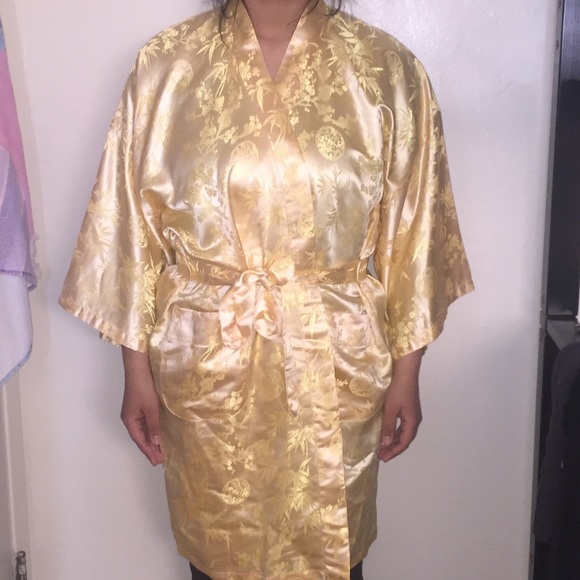 Robe - Picture 5 of 6